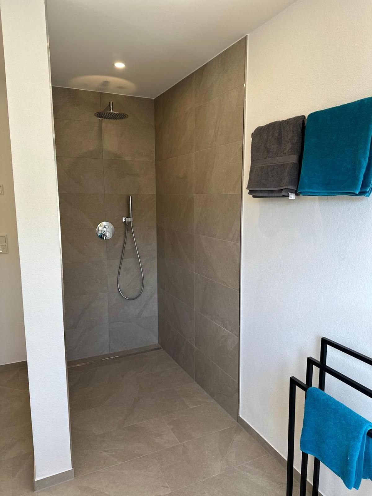 Moselappartements By Weingut Marco Adamy Lösnich Εξωτερικό φωτογραφία